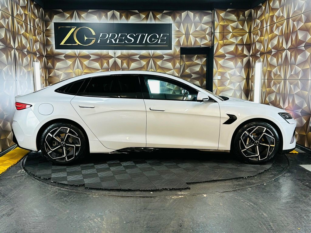Byd Seal Saloon White #6