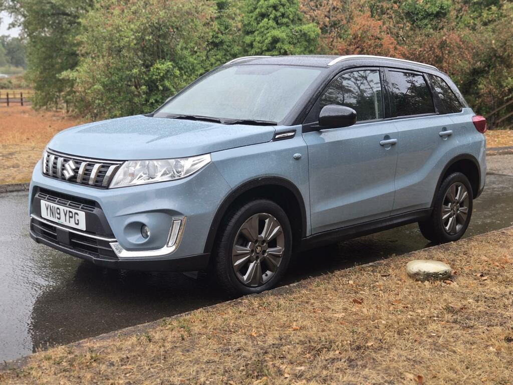 Suzuki Vitara Hatchback White #14
