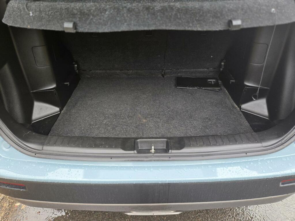 Suzuki Vitara Hatchback White #17