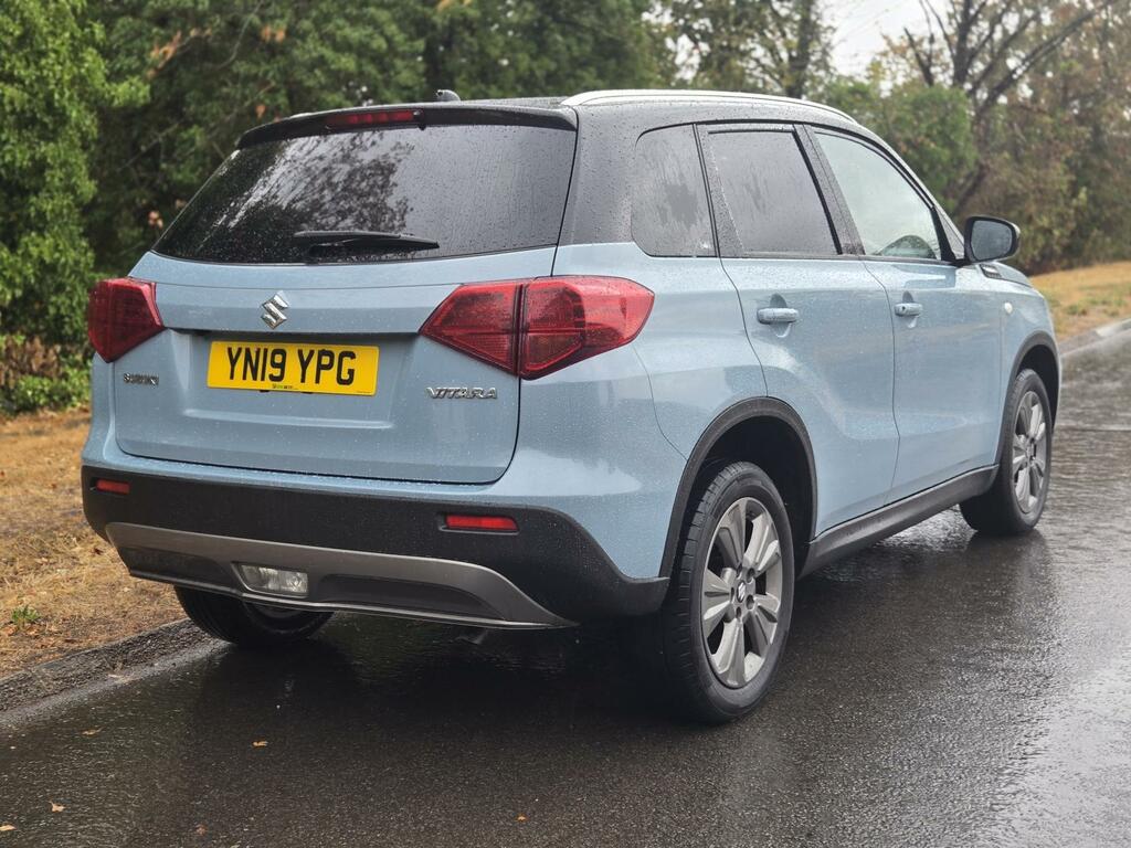 Suzuki Vitara Hatchback White #9