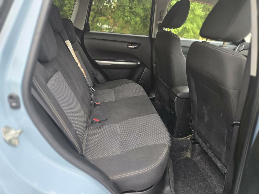 Suzuki Vitara Hatchback White #20