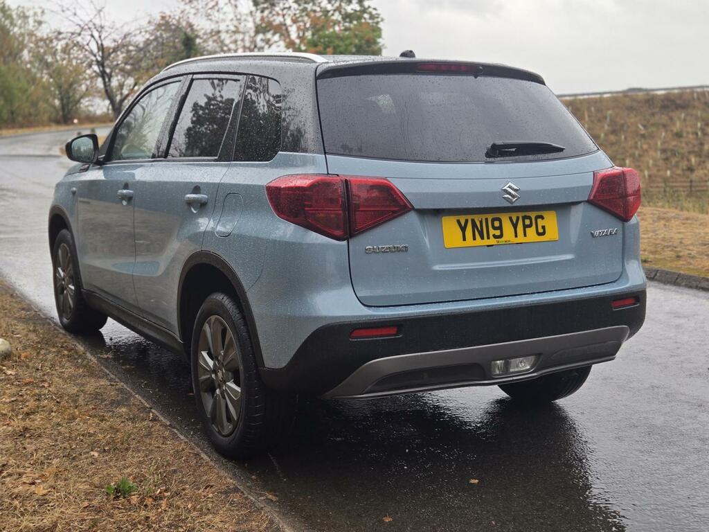 Suzuki Vitara Hatchback White #11