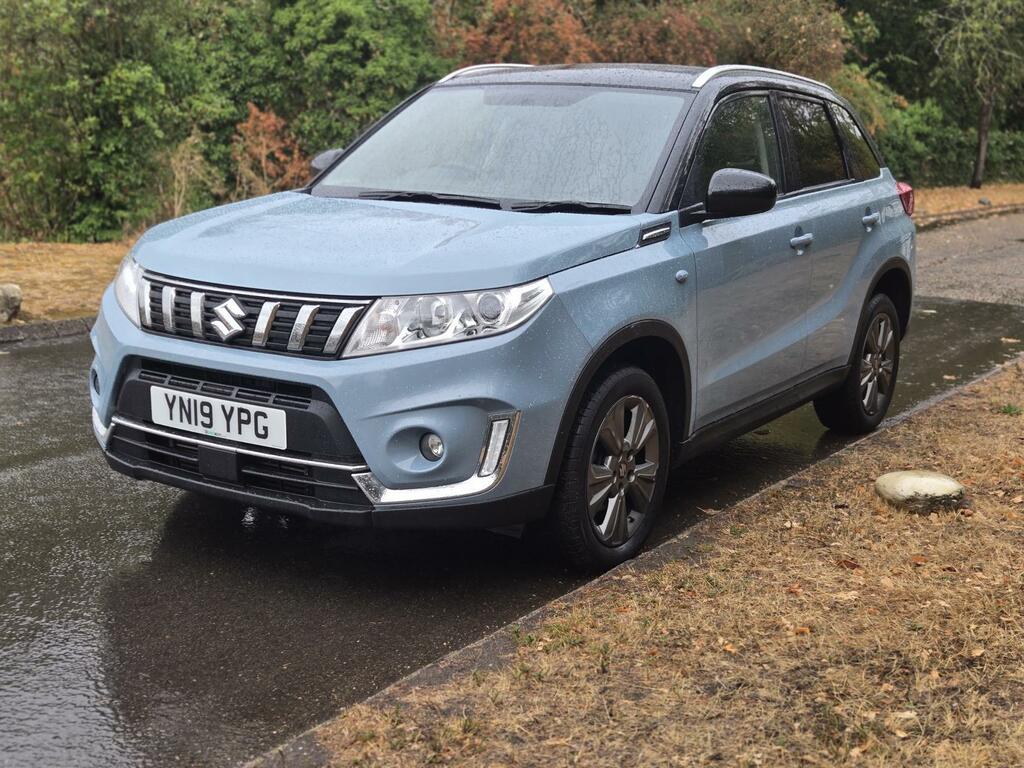 Suzuki Vitara Hatchback White #15