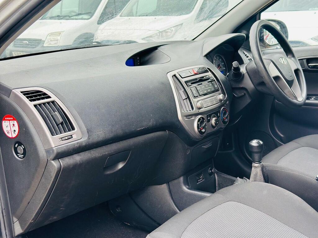 Hyundai I20 Active Silver #40