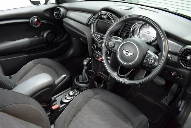 Mini Convertible 2017 1.5 136 Cooper Convertible Brown #3