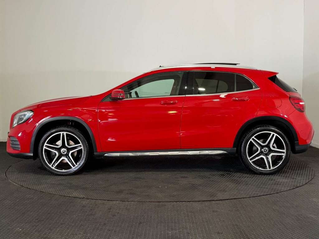 Mercedes-Benz GLA Class 2.1 Gla220d Amg Line Premium Plus Suv Red #4