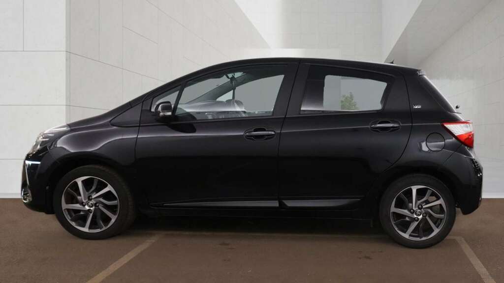 Toyota Yaris 1.5 Vvt-i Y20 Bi-tone Hatchback Black #6