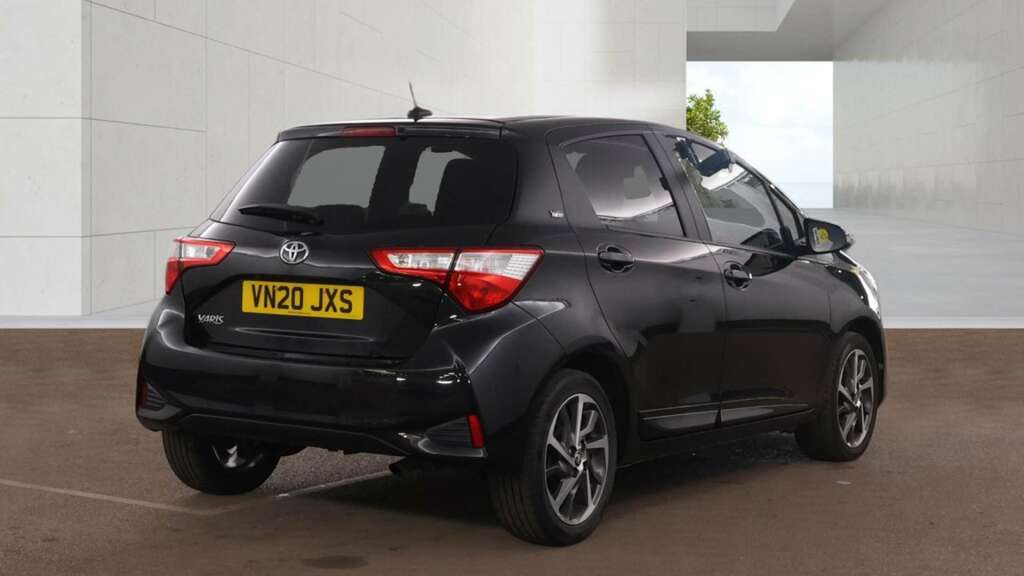 Toyota Yaris 1.5 Vvt-i Y20 Bi-tone Hatchback Black #4