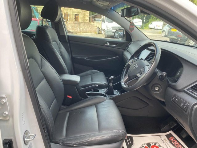 Hyundai Tucson S White #16
