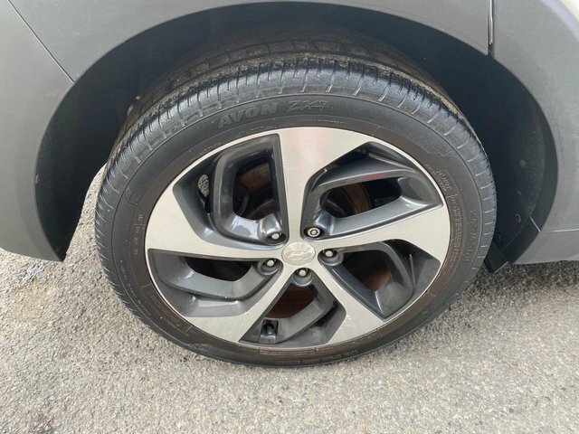 Hyundai Tucson S White #24