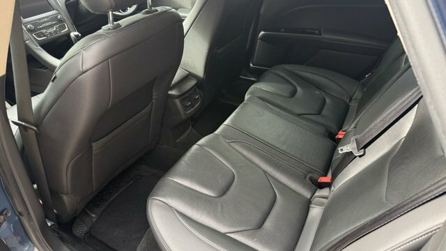 Ford Mondeo Mondeo Titanium Edition Hev Red #14