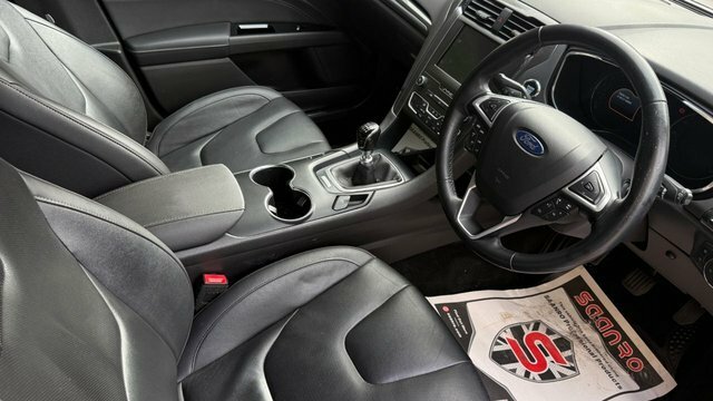 Ford Mondeo Mondeo Titanium Edition Hev Red #18