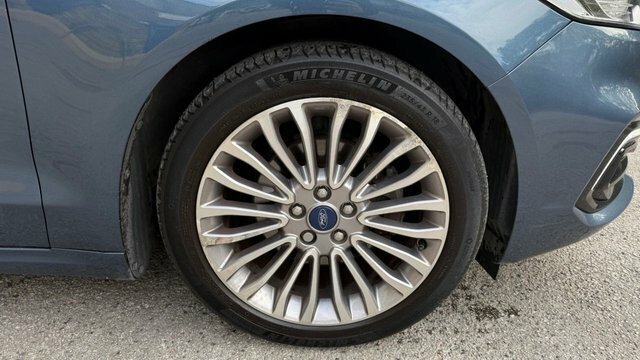 Ford Mondeo Mondeo Titanium Edition Hev Red #26