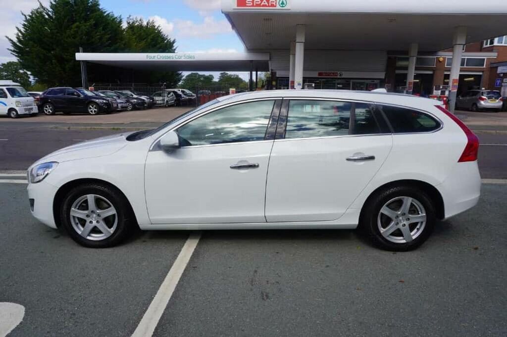 Volvo V60 D3 Se Silver #4