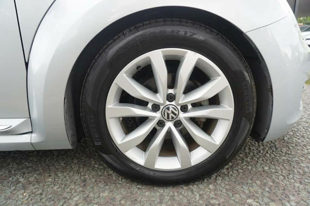 Volkswagen Beetle Hatchback White #9