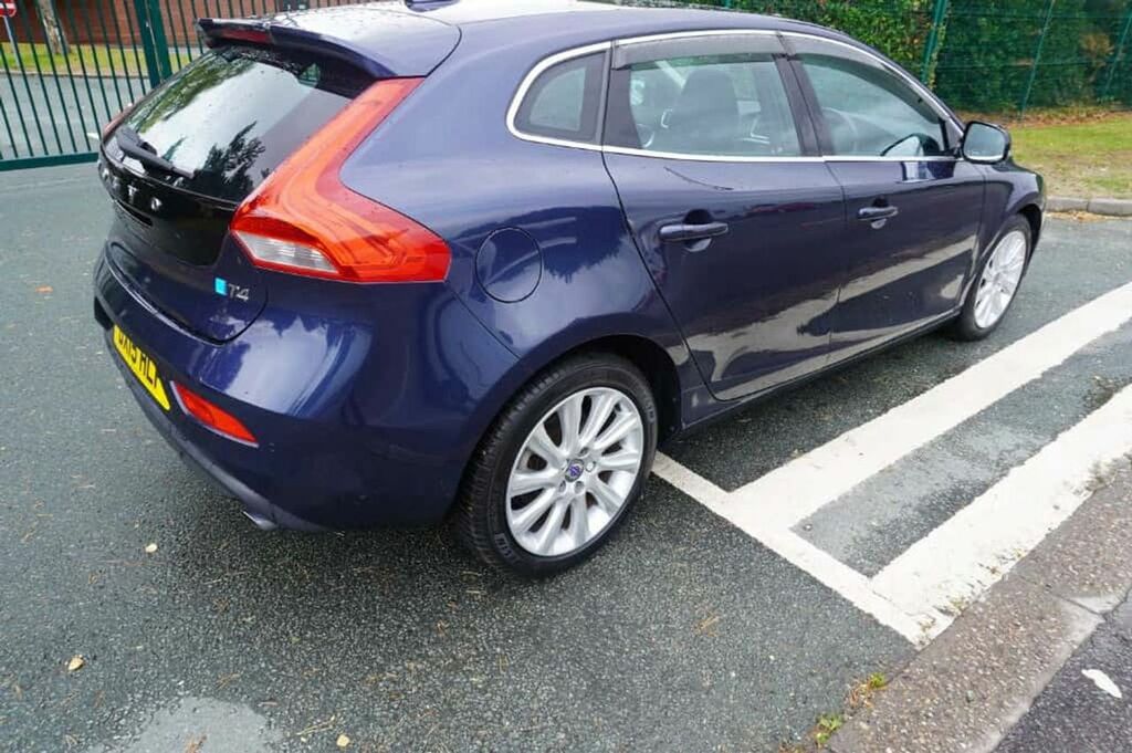 Volvo V40 1.6 T4 Se 12,442 Miles Blue #6