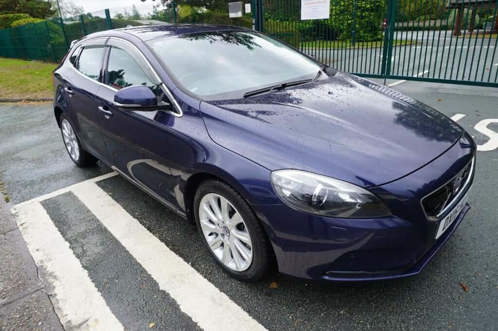 Volvo V40 1.6 T4 Se 12,442 Miles Blue