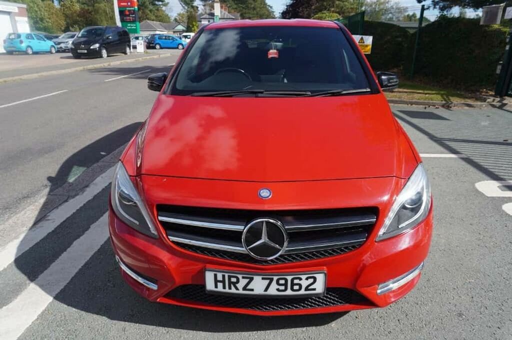 Mercedes-Benz B Class B180 Cdi Blueefficiency Sport Red #2