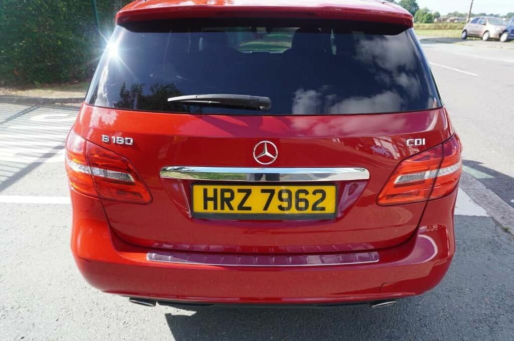 Mercedes-Benz B Class B180 Cdi Blueefficiency Sport Red #5