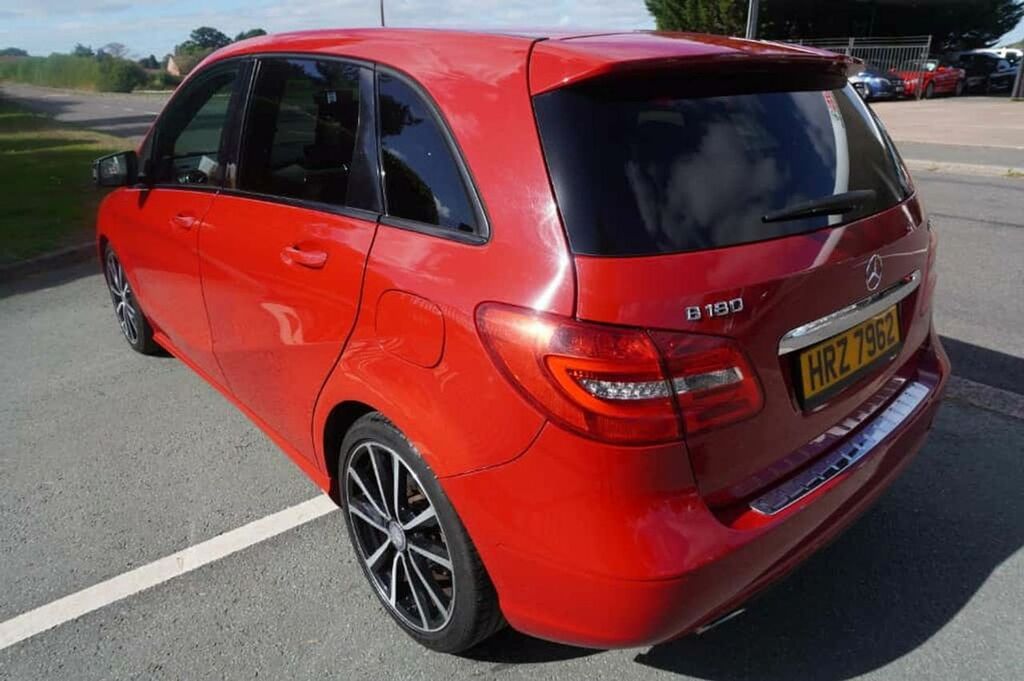 Mercedes-Benz B Class B180 Cdi Blueefficiency Sport Red #4