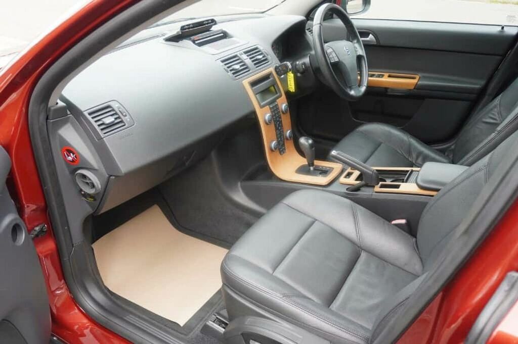 Volvo V50 1.6L Se Lux Edition White #13