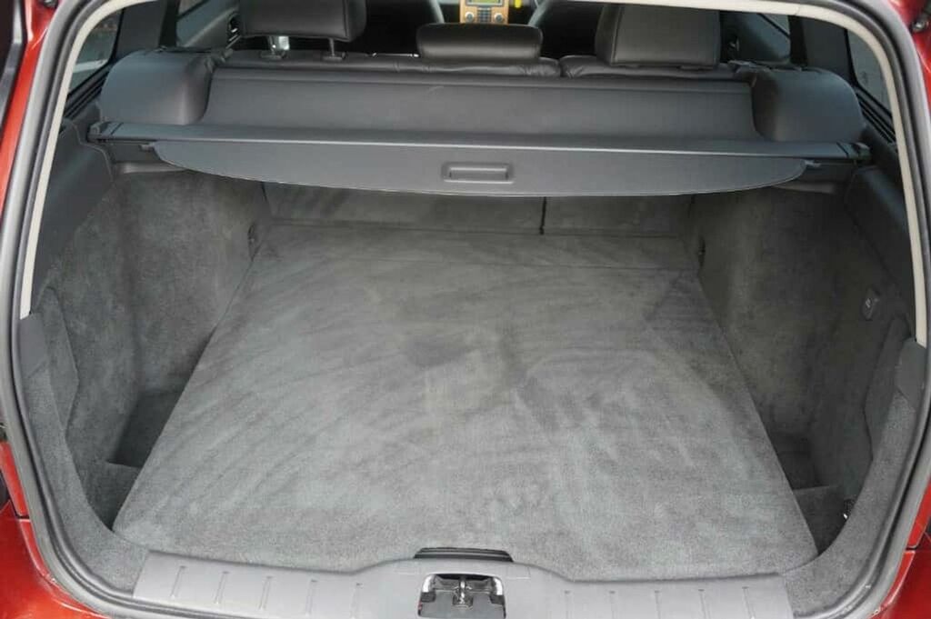 Volvo V50 1.6L Se Lux Edition White #15