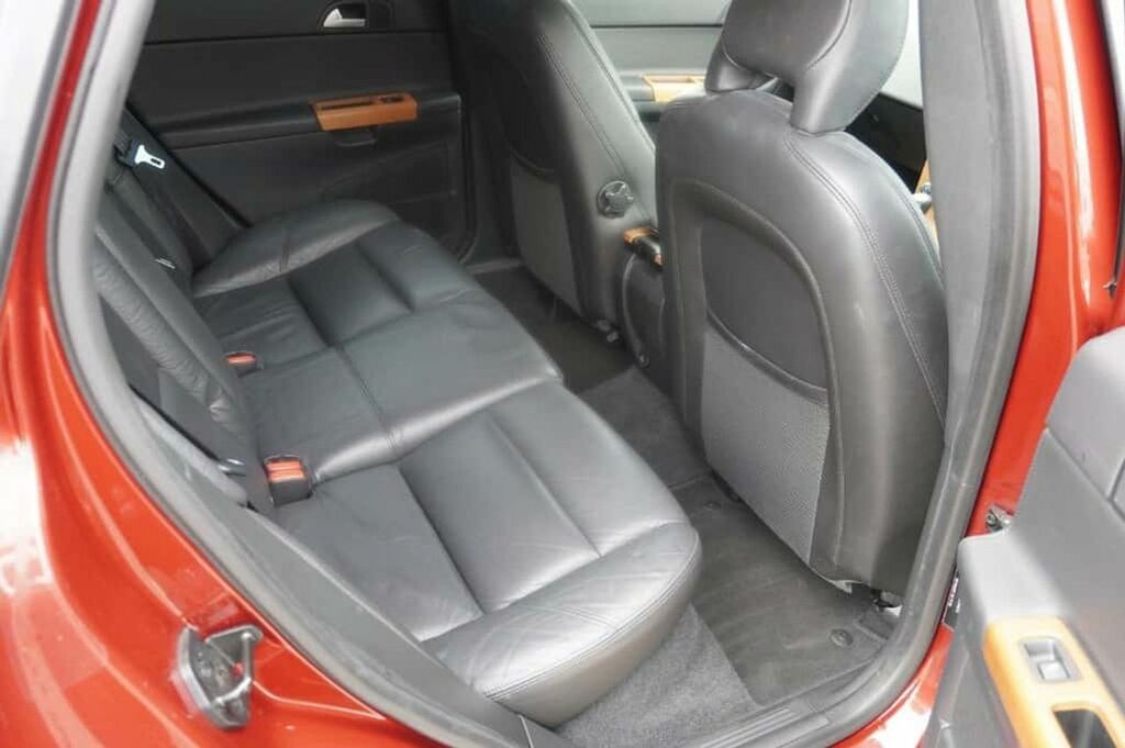 Volvo V50 1.6L Se Lux Edition White #17