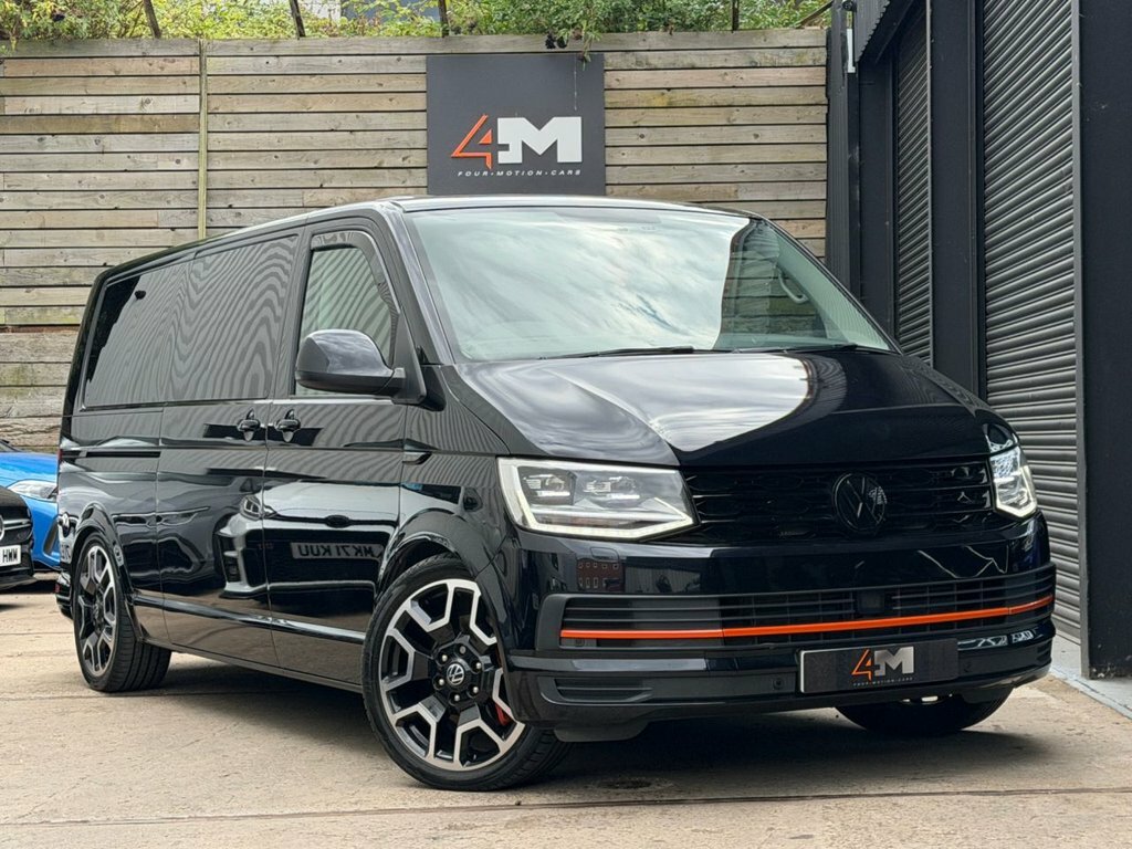 Volkswagen Transporter Shuttle 2.0 Tsi Bluemotion Tech Se Minibus Double Cab Black