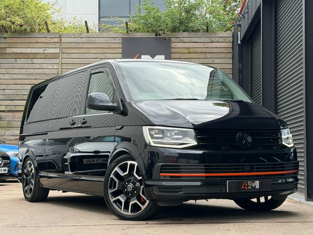 Volkswagen Transporter Shuttle 2.0 Tsi Bluemotion Tech Se Minibus Double Cab Black #2