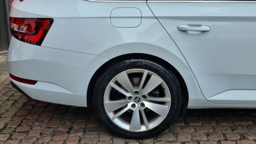 Skoda Superb 2.0 Tdi Cr Se L Executive #16