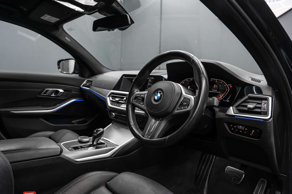 BMW 3 Series M Sport Black #4