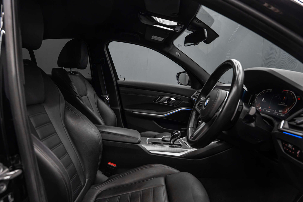 BMW 3 Series M Sport Black #2