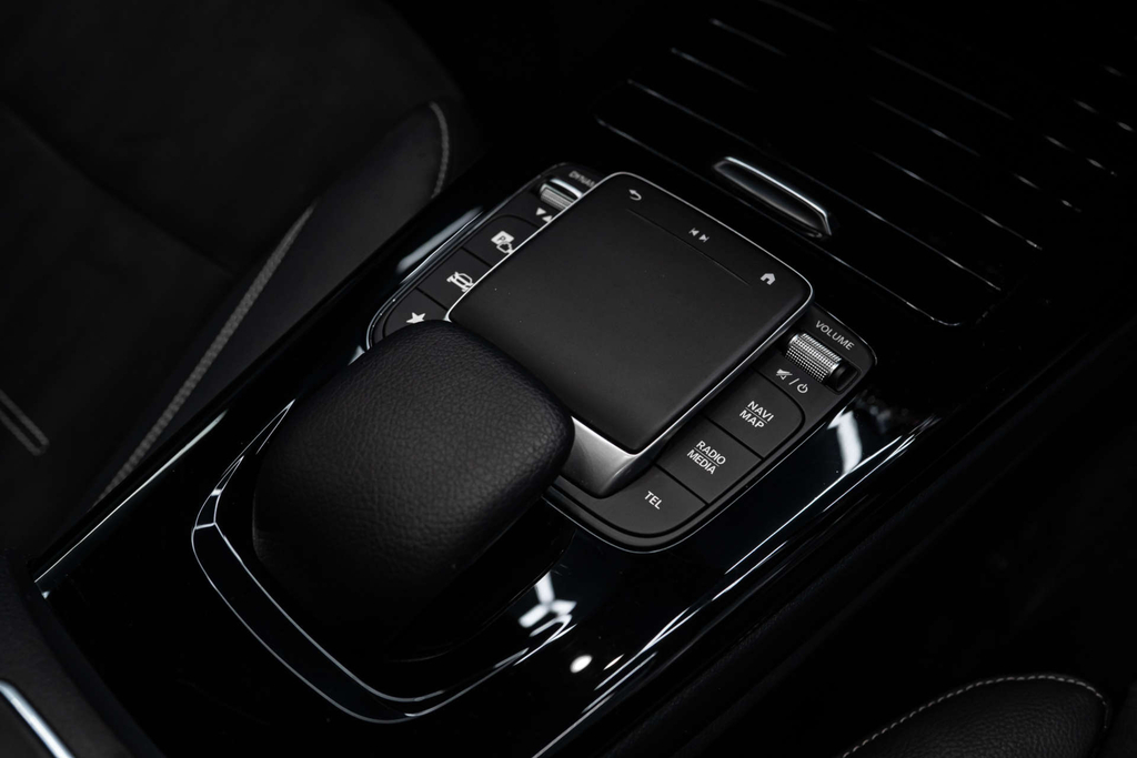 Mercedes-Benz A Class Amg Line Edition Premium #6