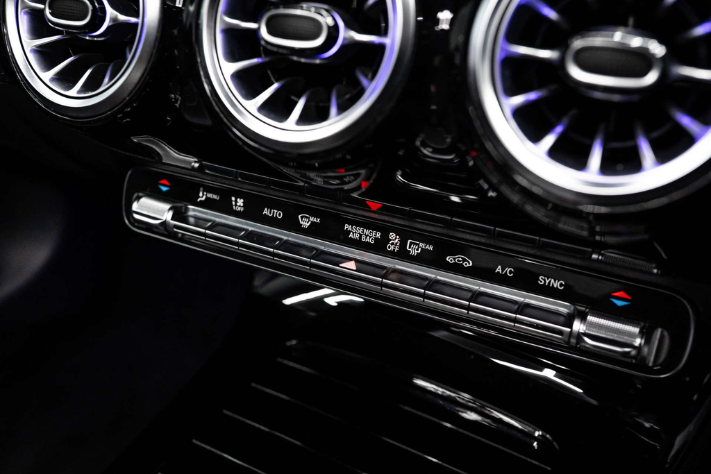 Mercedes-Benz CLA Class Amg Line Premium Plus Night Edition #4