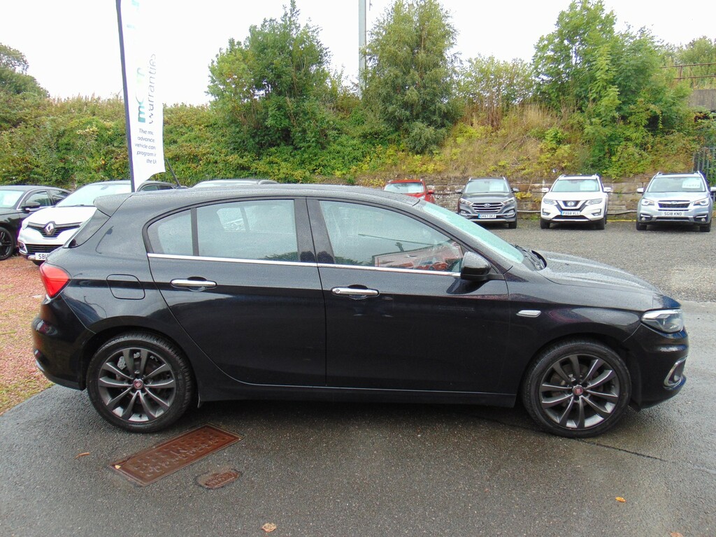 Fiat Tipo Hatchback 1.4 Tipo Hatchback 1.4 95Hp Lounge Mot Black #2