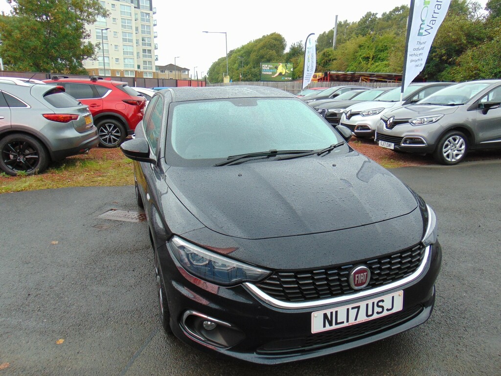 Fiat Tipo Hatchback 1.4 Tipo Hatchback 1.4 95Hp Lounge Mot Black #4