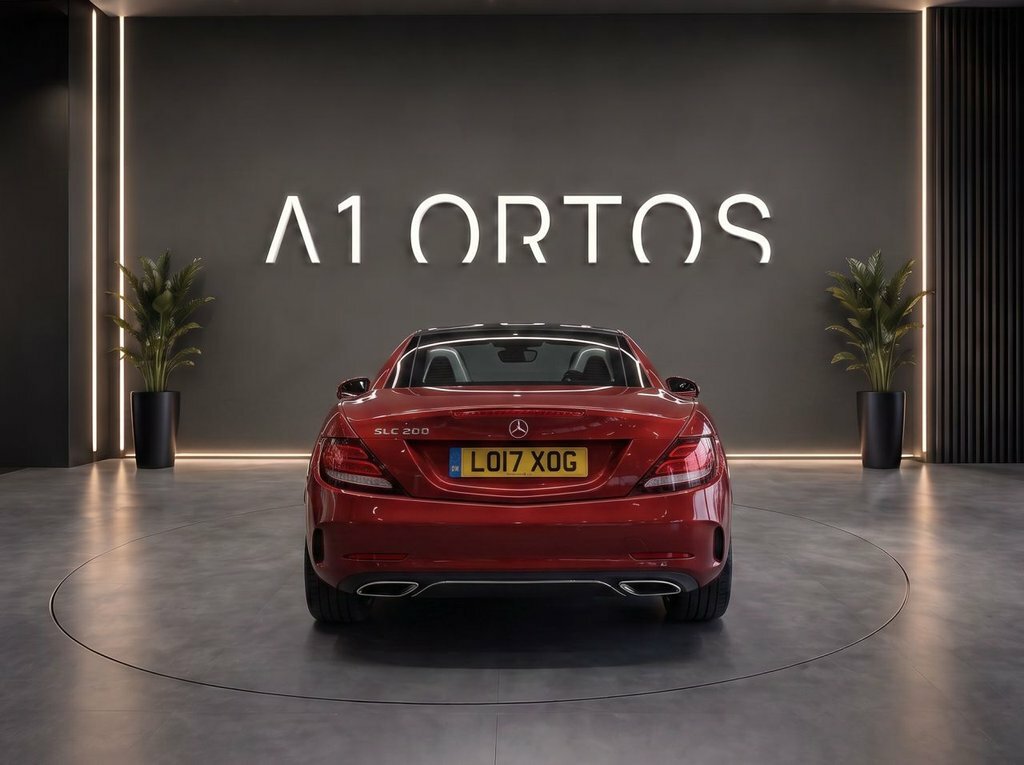 Mercedes-Benz SLC 2L Amg Line Red #3