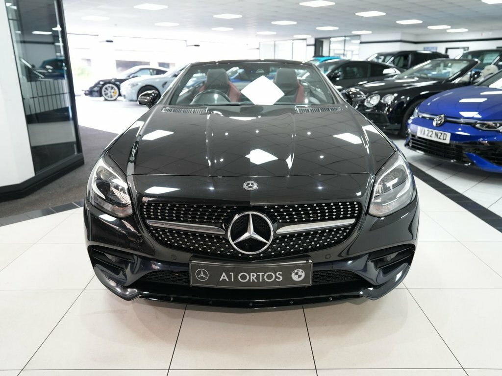 Mercedes-Benz SLC 2L Amg Line Black #2