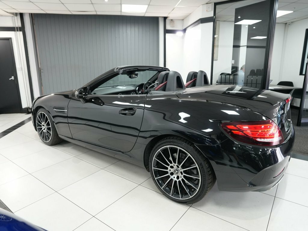 Mercedes-Benz SLC 2L Amg Line Black #5