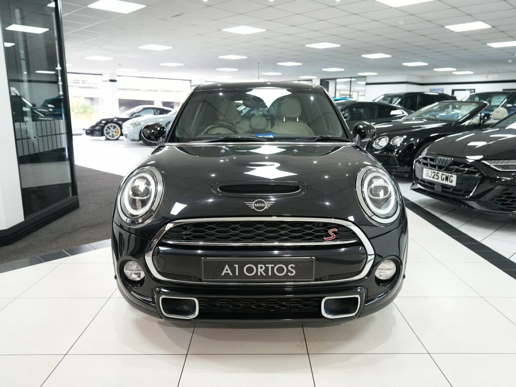 Mini Hatch 2L Cooper S Exclusive Black #2