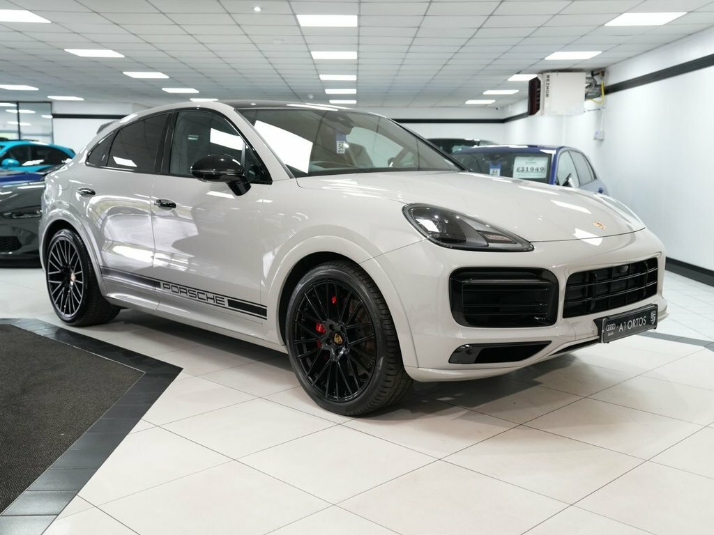 Porsche Cayenne 4L Gts Grey