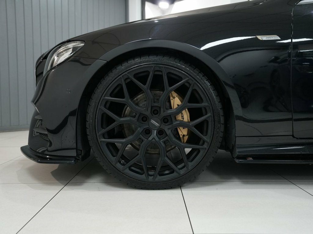 Mercedes-Benz E Class 2L Amg Line Black #5