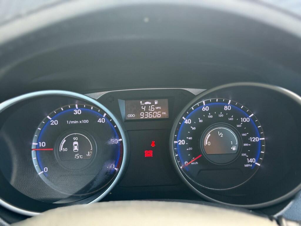 Hyundai Ix35 1.7 Premium Crdi 114 Bhp White #23