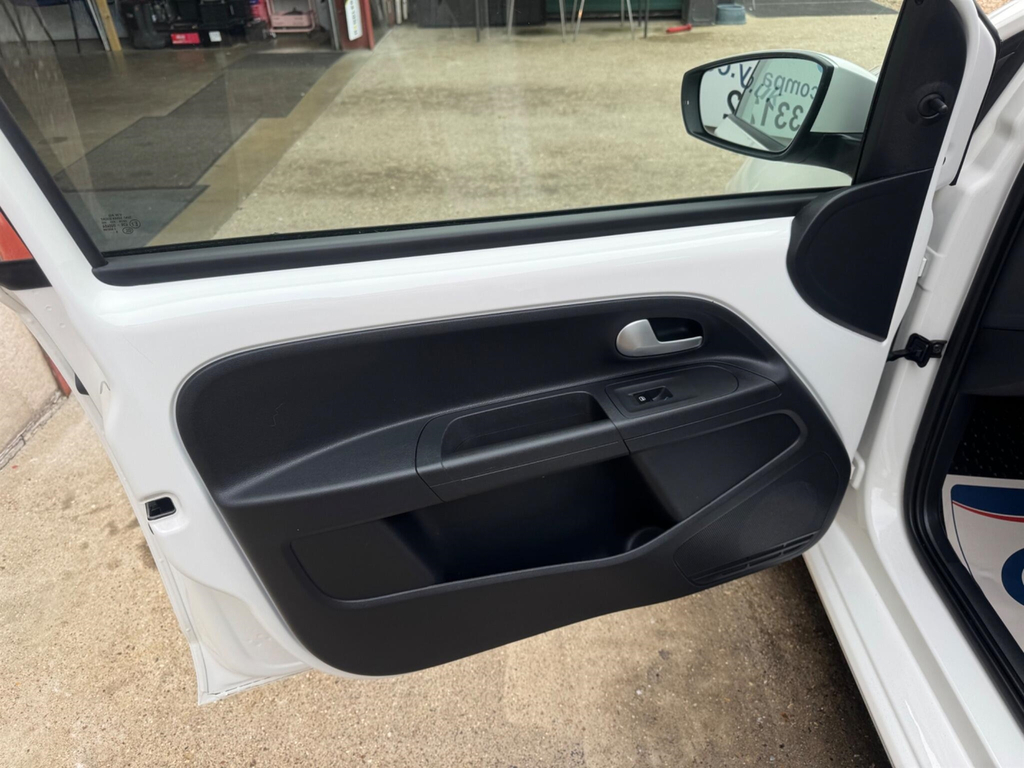 Volkswagen Up Move Up Tech Edition White #26