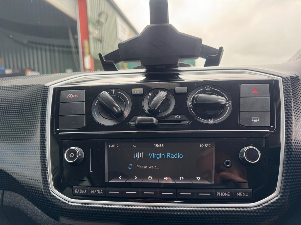 Volkswagen Up Move Up Tech Edition White #36