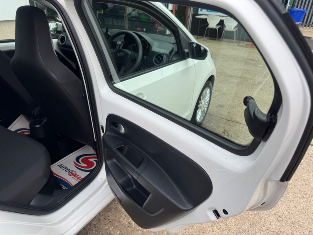 Volkswagen Up Move Up Tech Edition White #48