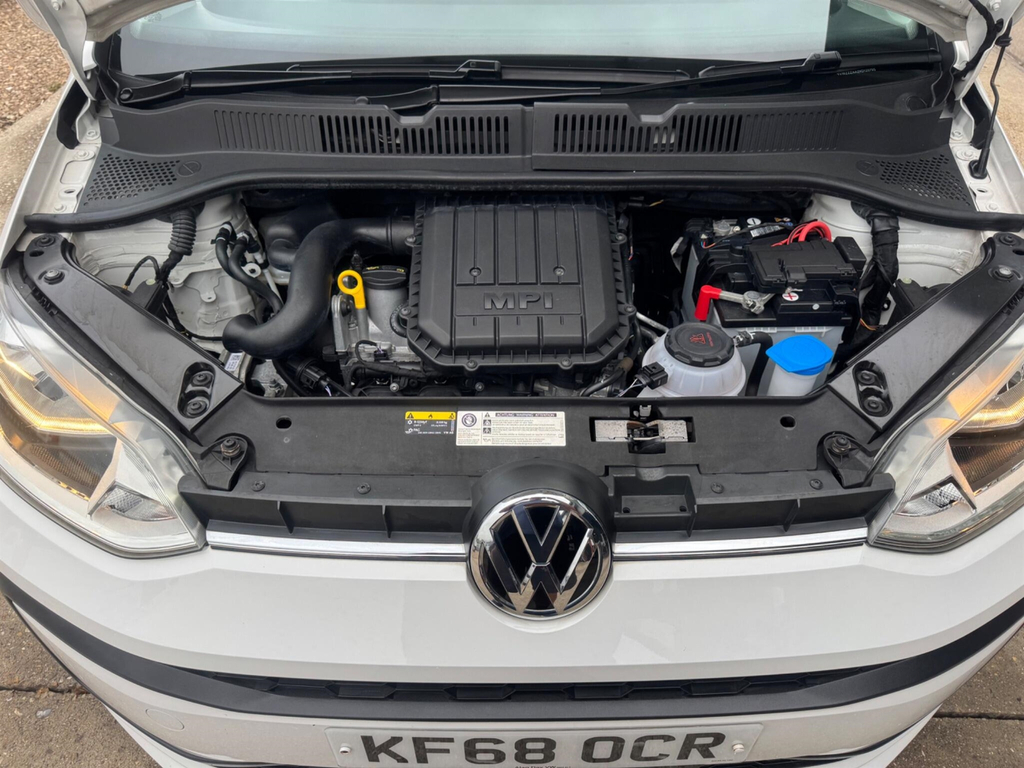 Volkswagen Up Move Up Tech Edition White #29