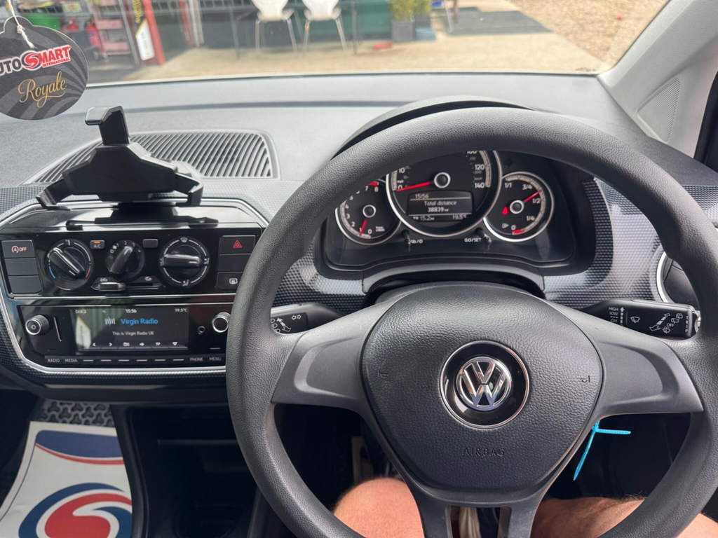 Volkswagen Up Move Up Tech Edition White #42