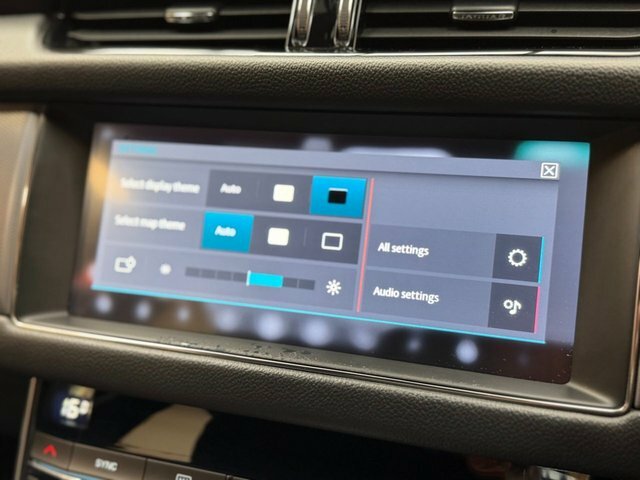 Jaguar XF 2.0I 250 Chequered Flag Grey #47
