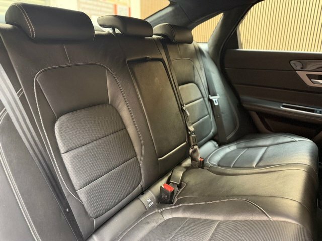 Jaguar XF 2.0I 250 Chequered Flag Grey #25